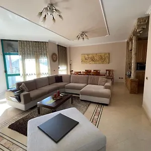 Luxury Center Appartamento Tirana